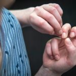 Nägelkauen, Hautzupfen & Co: Wie man besser damit leben kann