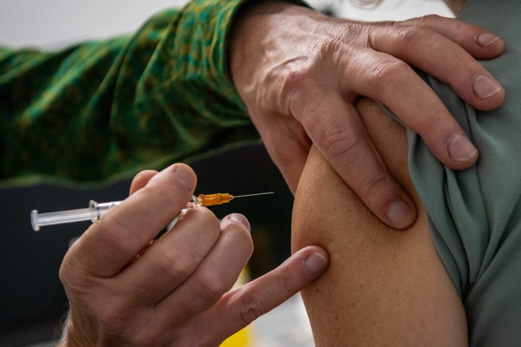 Grippewelle hat begonnen: Lohnt sich eine Impfung nun noch?