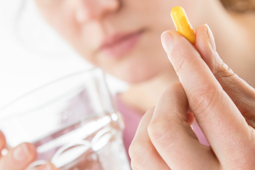 Mittel bei Menopause-Beschwerden: Pflanzlich wirkt schwächer